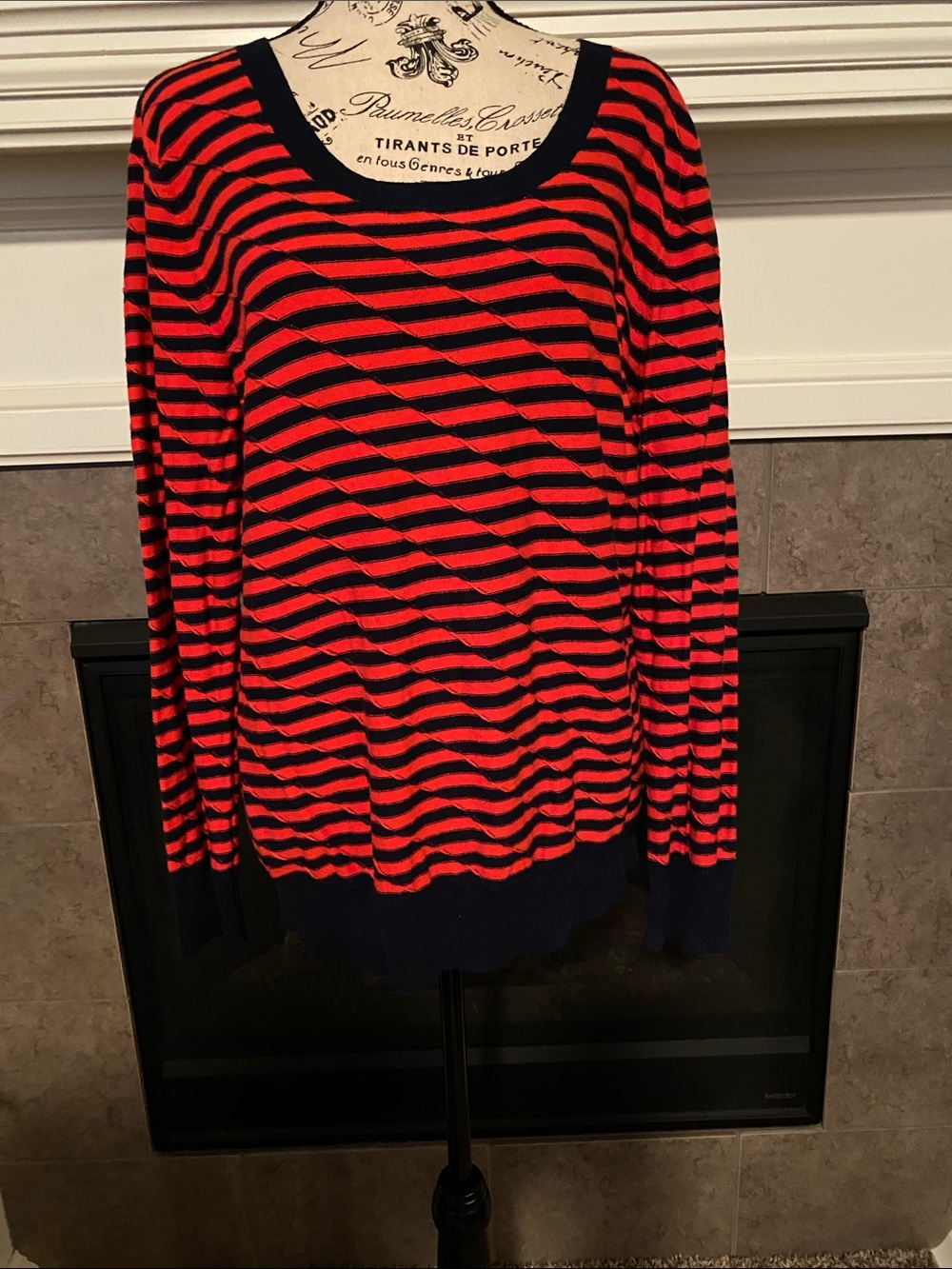GAP Red and Navy Striped Knit Top. Size XL.